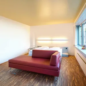 Dasbreitehotel Am Rhein Bâle